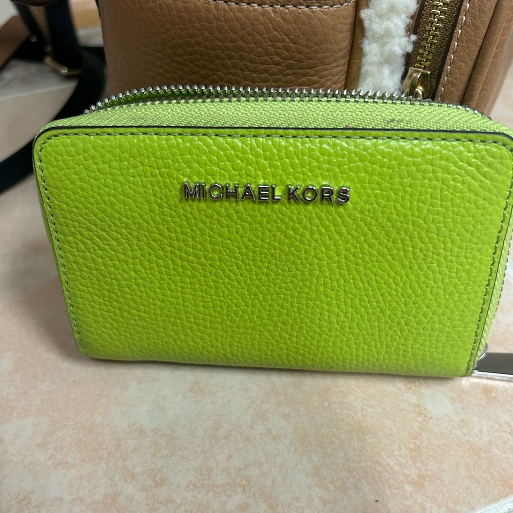 Michael Kors zip wallet